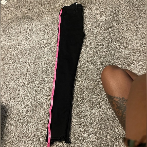 Abercrombie & Fitch Sleek Black Skinny Jeans with Solid Color - Picture 4 of 4
